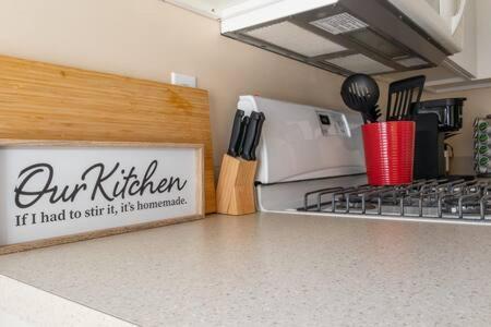 Studio W King Bed Walking Distance To Beach & Shops Michigan City Exterior photo